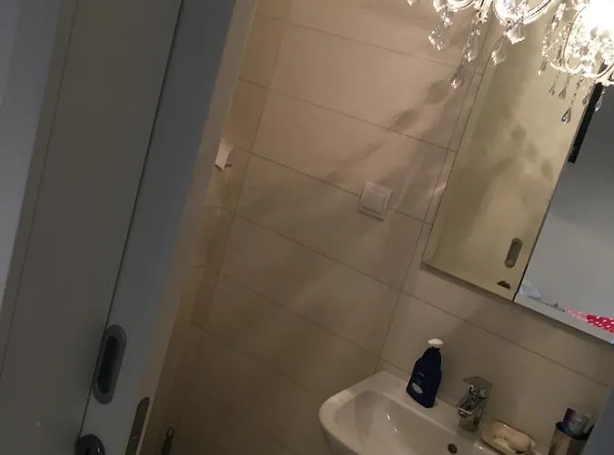 Cozy Center Apartment